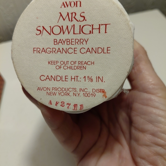 Avon Snowman Candle with Red Accents - Picture 3 of 6